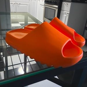 Yeezy slides size 8 -fits size 9 women